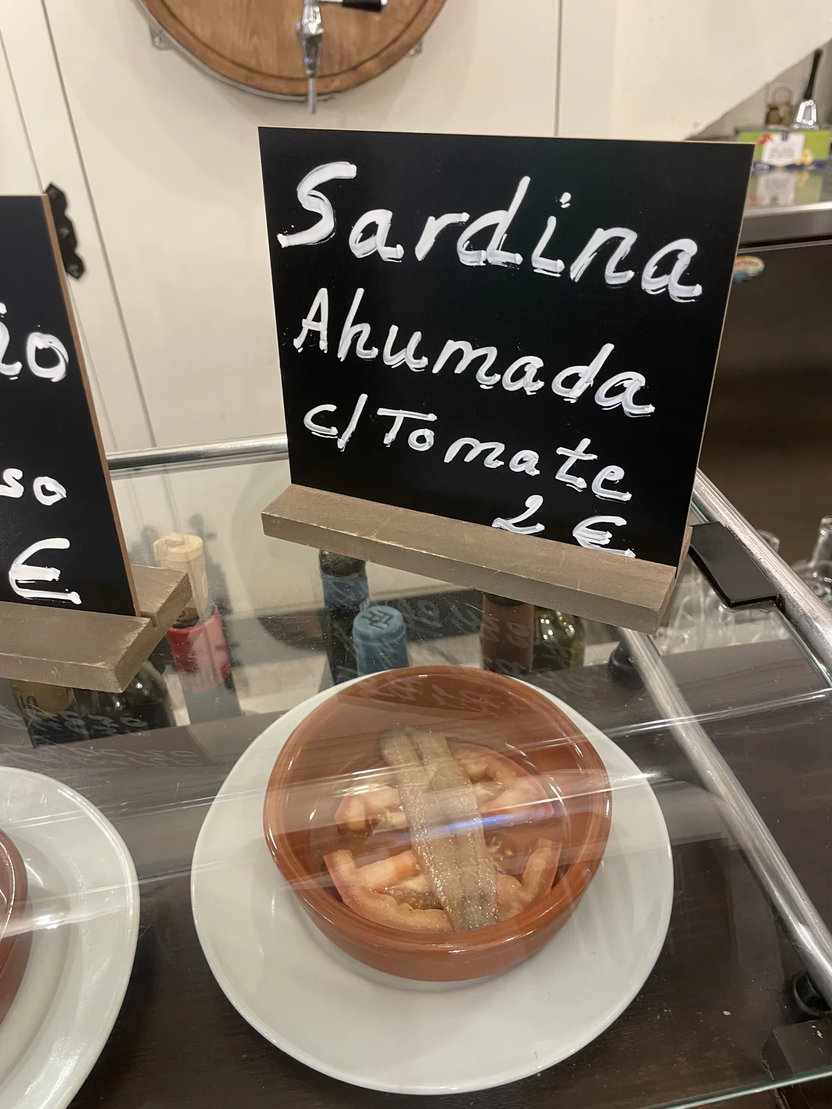 Sardina ahumada con tomate
